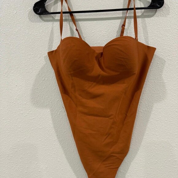 Skims New With Tags Ultimate Underwire Bodysuit - Picture 1 of 6